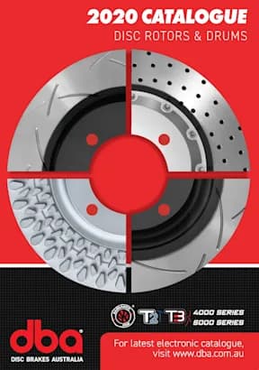 Copertina del catalogo dischi e tamburi freno DBA 2020 con grafica del disco freno divisa in quattro quadranti su sfondo rosso