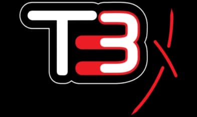 Logo della tecnologia DBA T3 per il design premium del disco freno scanalato tridirezionale Logo della tecnologia DBA T3 con T3 stilizzato in nero e rosso che rappresenta l'avanzato sistema di design del disco scanalato tridirezionale